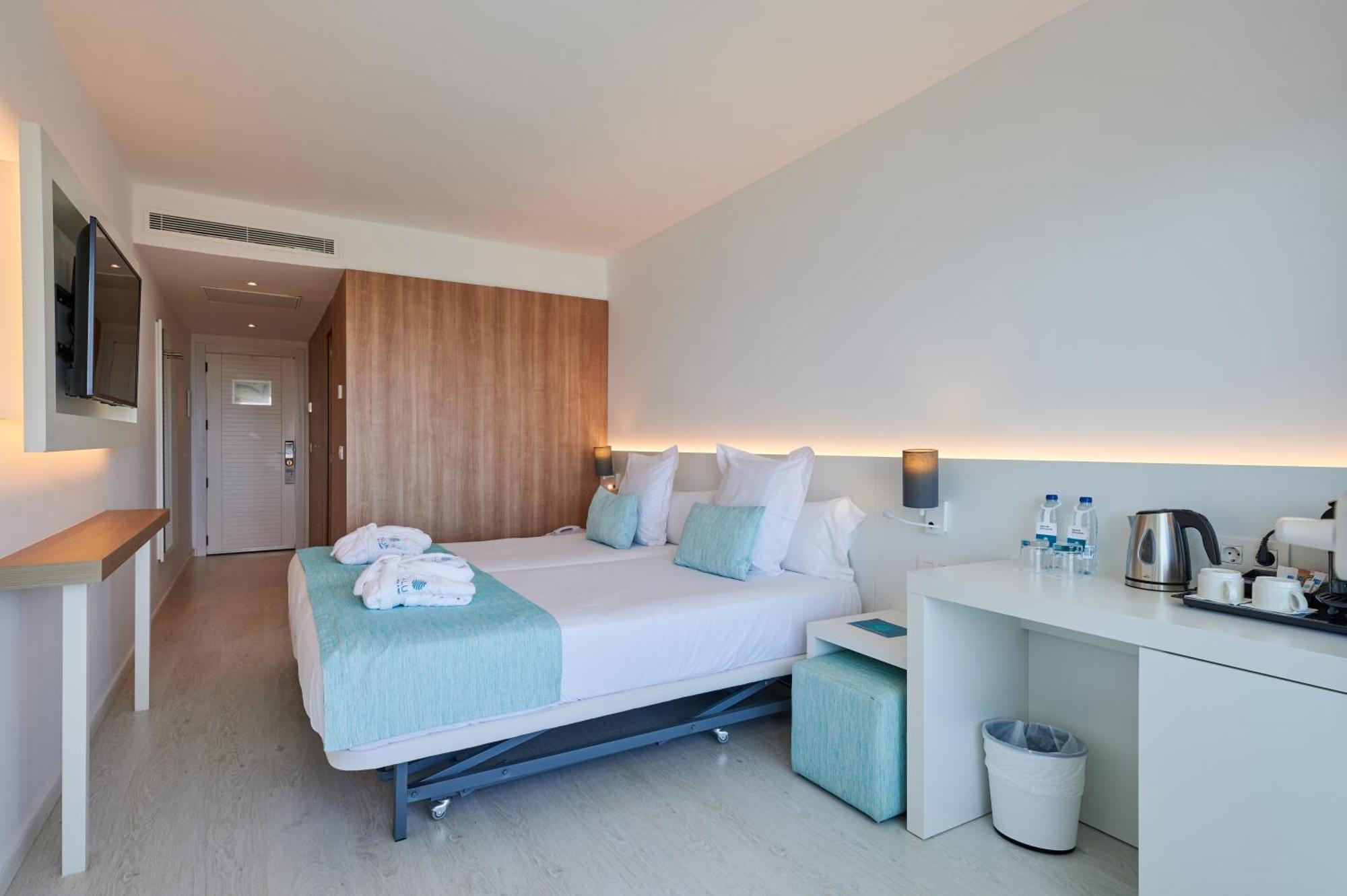Готель Aluasoul Carolina - Adults Only Фонт-де-Са-Кала Екстер'єр фото